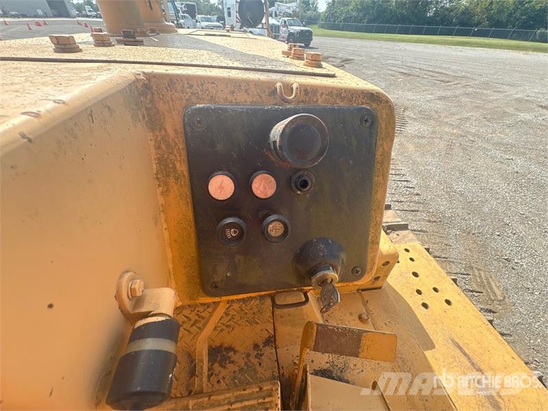 Komatsu D41-A Crawler Dozer Buldožerji goseničarji