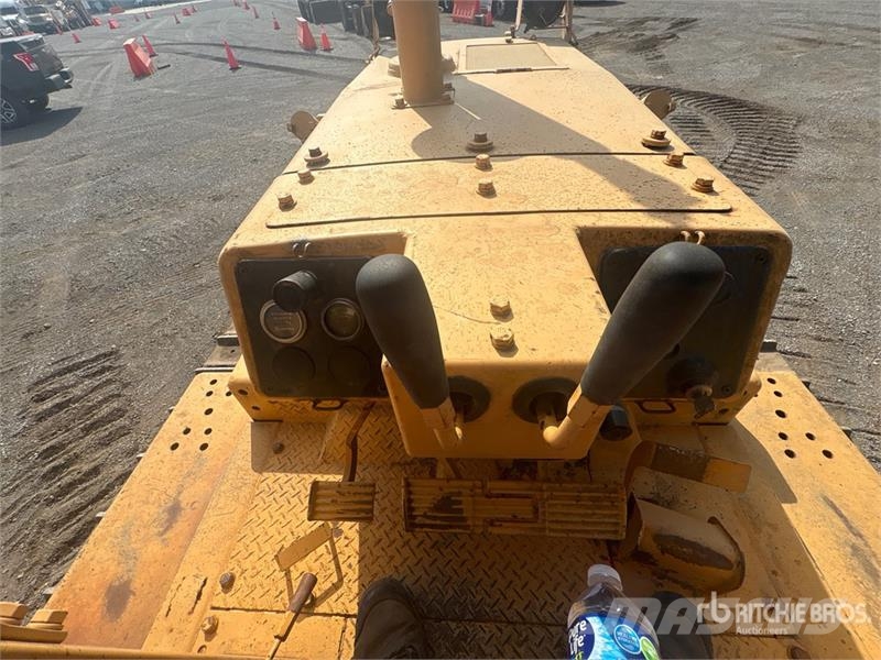 Komatsu D41-A Crawler Dozer Buldožerji goseničarji
