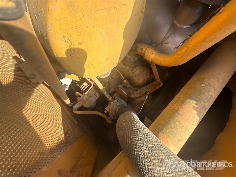 Komatsu D41-A Crawler Dozer Buldožerji goseničarji