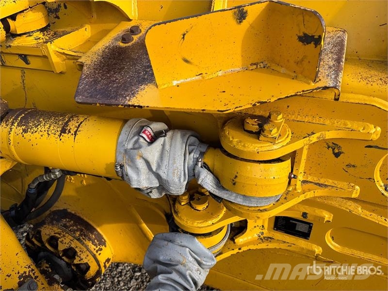 Komatsu D51PX-24 Crawler Dozer Buldožerji goseničarji