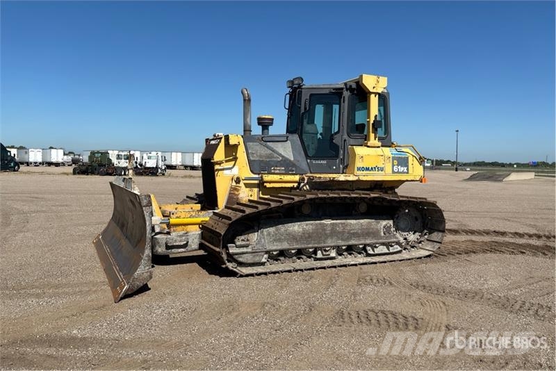 Komatsu D61PX-15 Μπουλντόζες με ερπύστριες