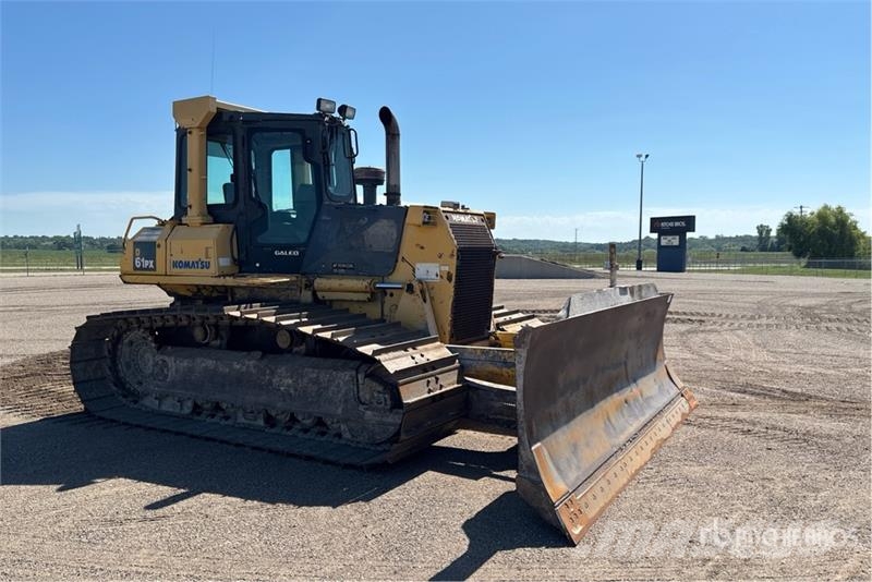 Komatsu D61PX-15 Μπουλντόζες με ερπύστριες