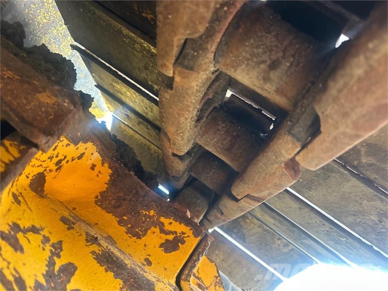 Komatsu D61PX-24 Гусеничные бульдозеры