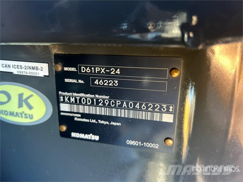 Komatsu D61PX-24 履带式推土机