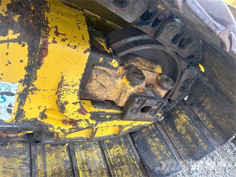 Komatsu D61PX-24 Гусеничные бульдозеры