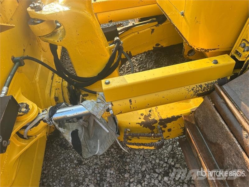 Komatsu D61PX-24 Vikšriniai buldozeriai