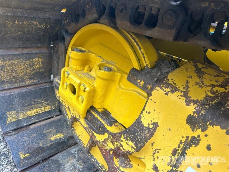 Komatsu D61PX-24 Гусеничные бульдозеры