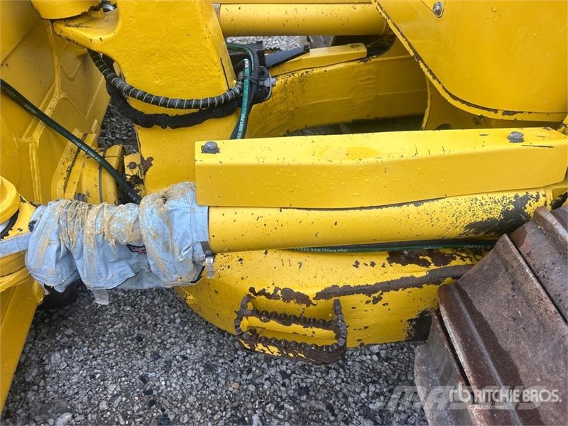 Komatsu D61PX-24 Гусеничные бульдозеры