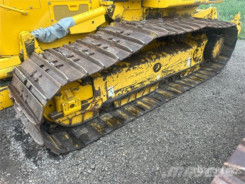 Komatsu D61PX-24 Гусеничные бульдозеры