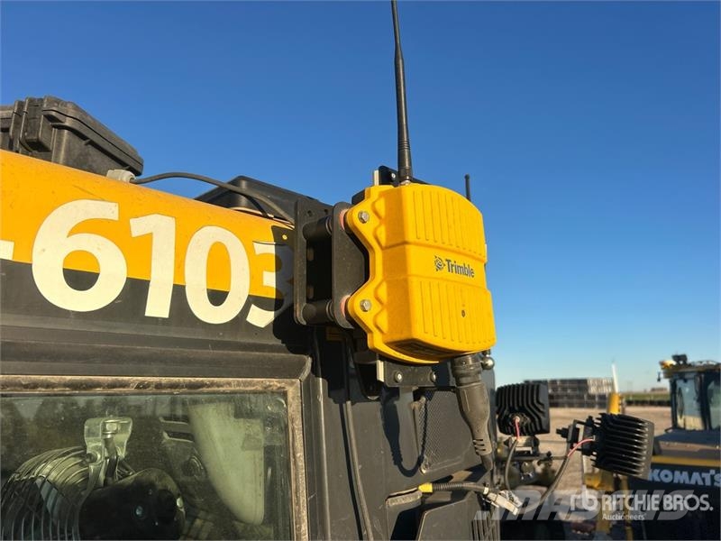 Komatsu D61PX-24 履带式推土机