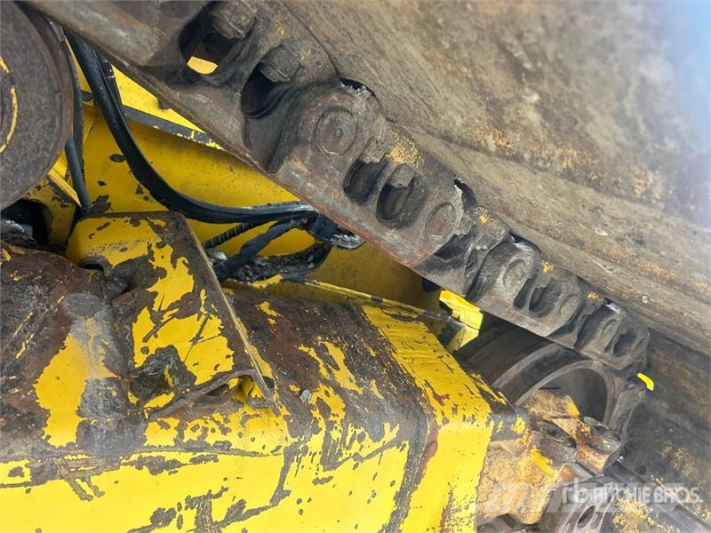 Komatsu D61PX-24 Гусеничные бульдозеры