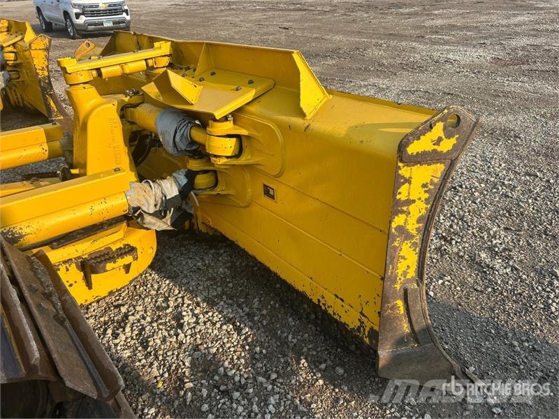 Komatsu D61PX-24 Vikšriniai buldozeriai