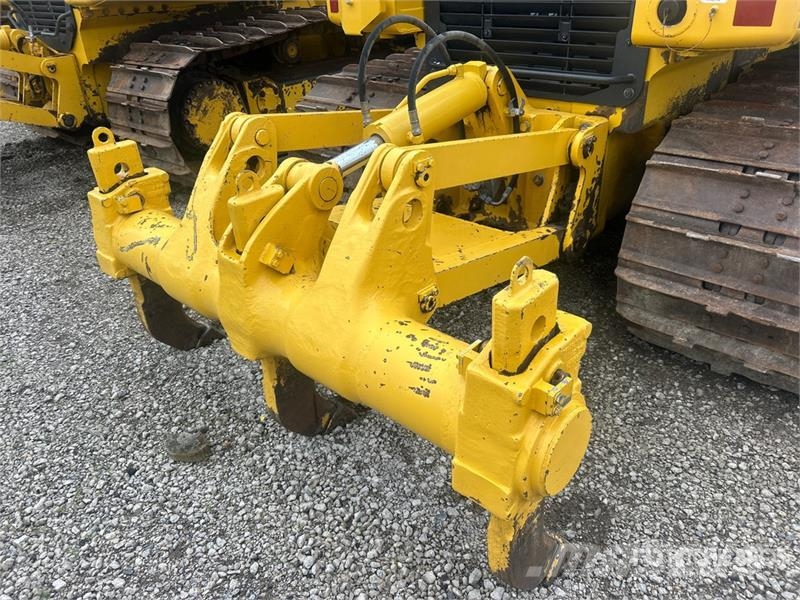 Komatsu D61PX-24 Гусеничные бульдозеры