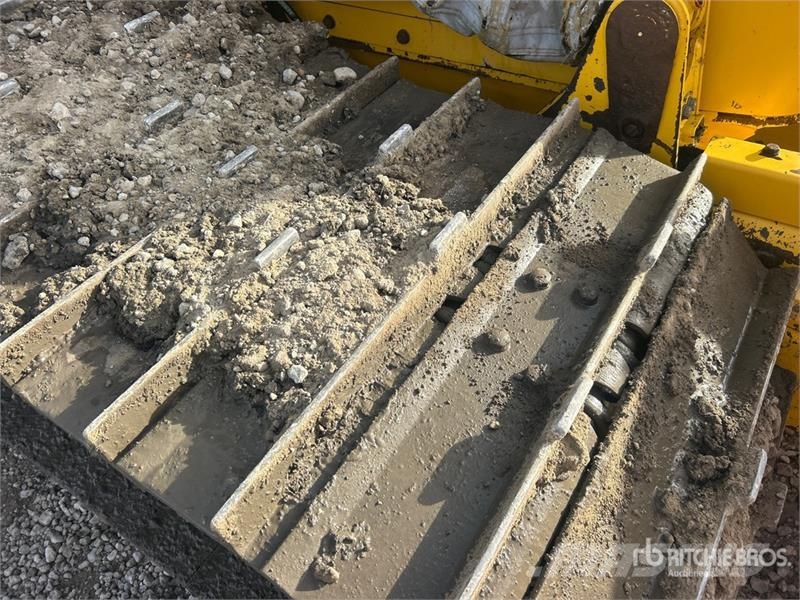 Komatsu D61PX-24 ブルドーザー