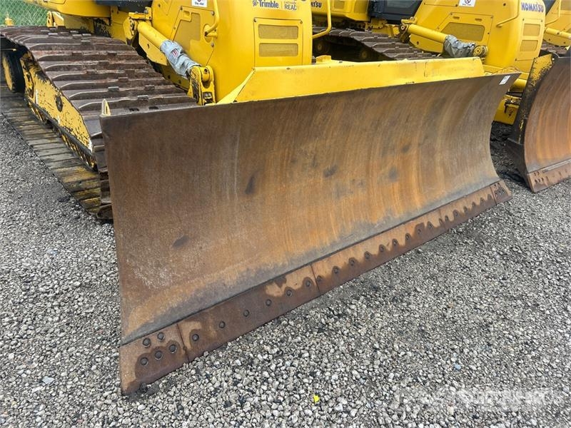 Komatsu D61PX-24 Гусеничные бульдозеры