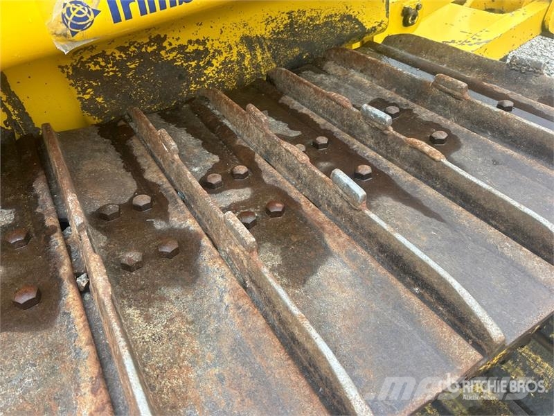 Komatsu D61PX-24 Гусеничные бульдозеры