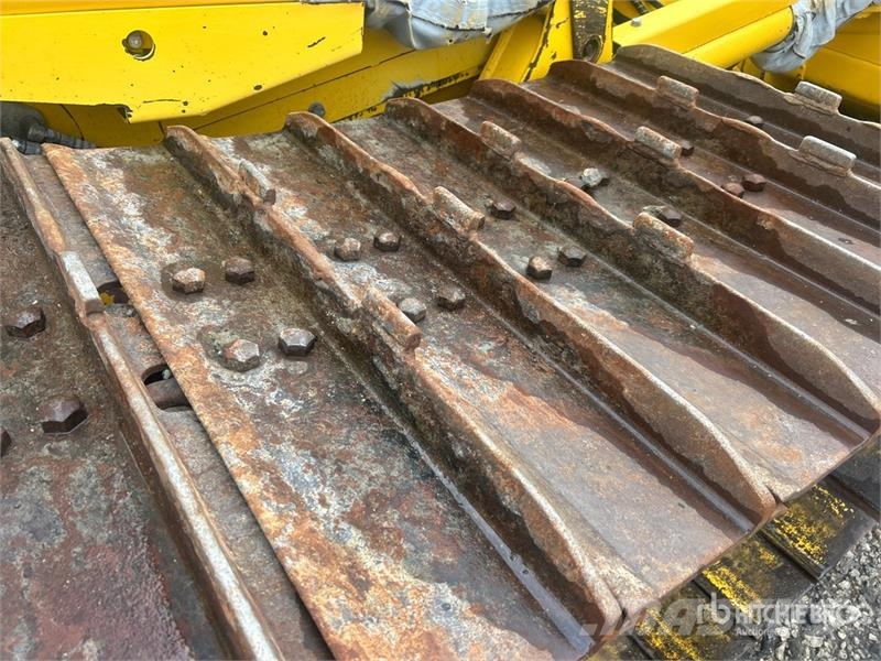 Komatsu D61PX-24 Гусеничные бульдозеры