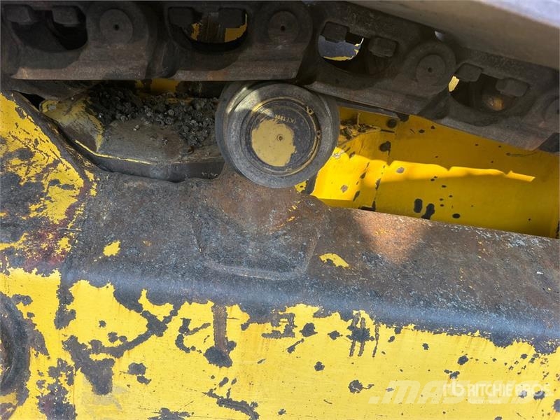Komatsu D61PX-24 Vikšriniai buldozeriai