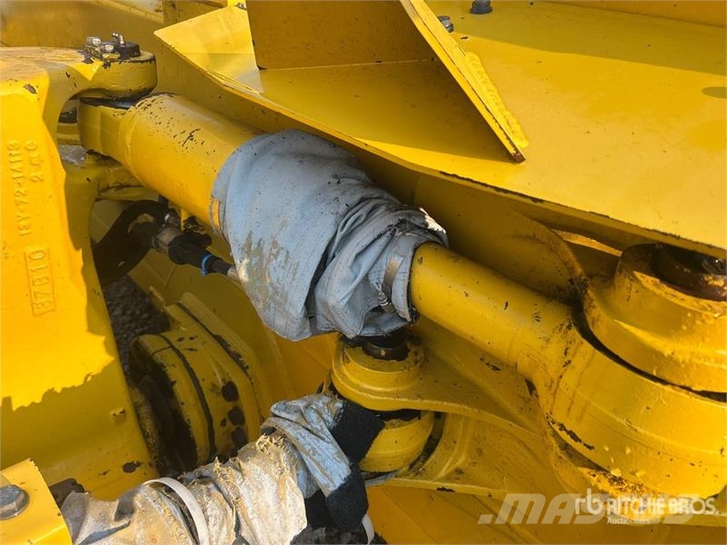 Komatsu D61PX-24 Vikšriniai buldozeriai