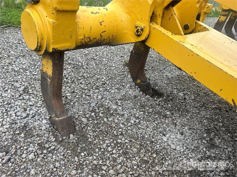 Komatsu D61PX-24 Гусеничные бульдозеры