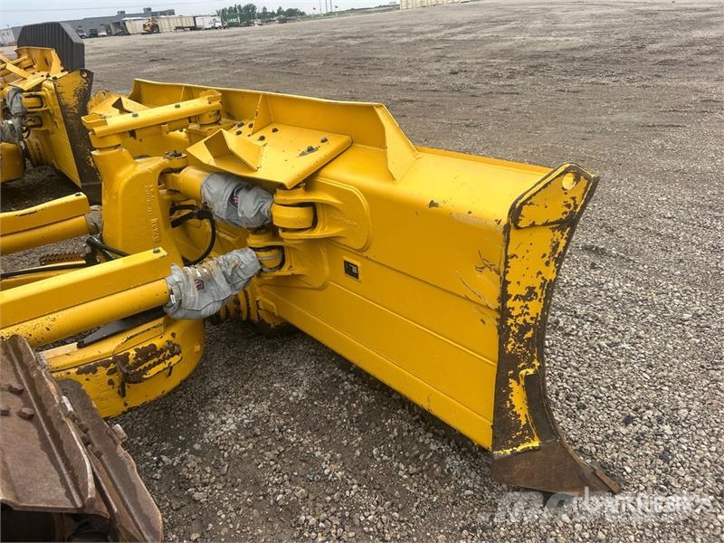 Komatsu D61PX-24 Гусеничные бульдозеры
