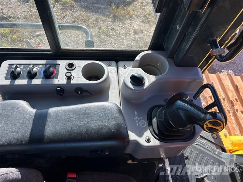 Komatsu D61PX-24 Pásové dozery