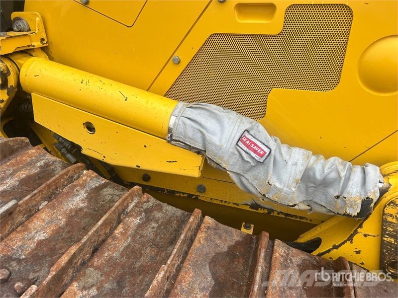 Komatsu D61PX-24 Гусеничные бульдозеры