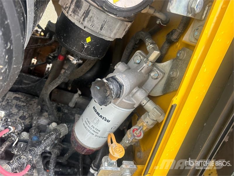 Komatsu D61PX-24 Гусеничные бульдозеры