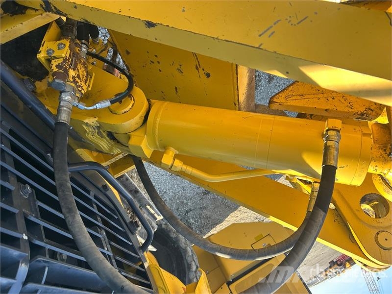 Komatsu D71PX-24 Crawler Dozer 履带式推土机