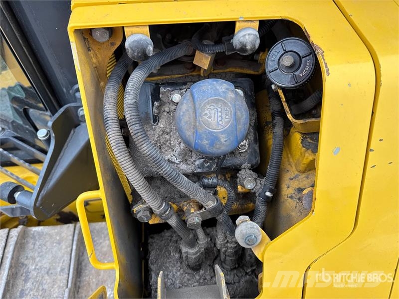 Komatsu D71PX-24 Crawler Dozer Crawler dozers