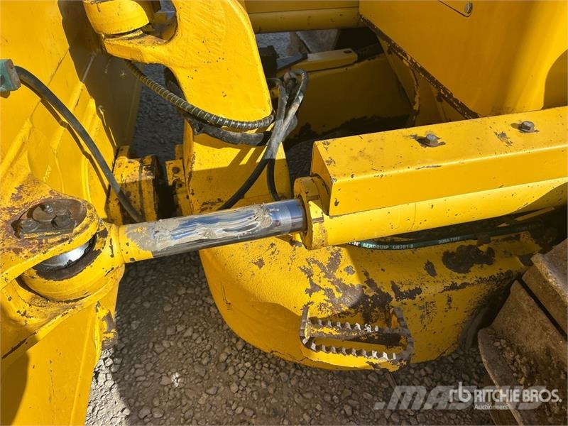 Komatsu D71PX-24 Crawler Dozer Гусеничные бульдозеры