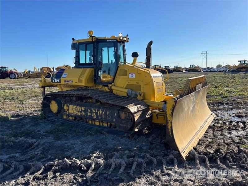 Komatsu D71PX-24 Crawler Dozer Pásové dozery