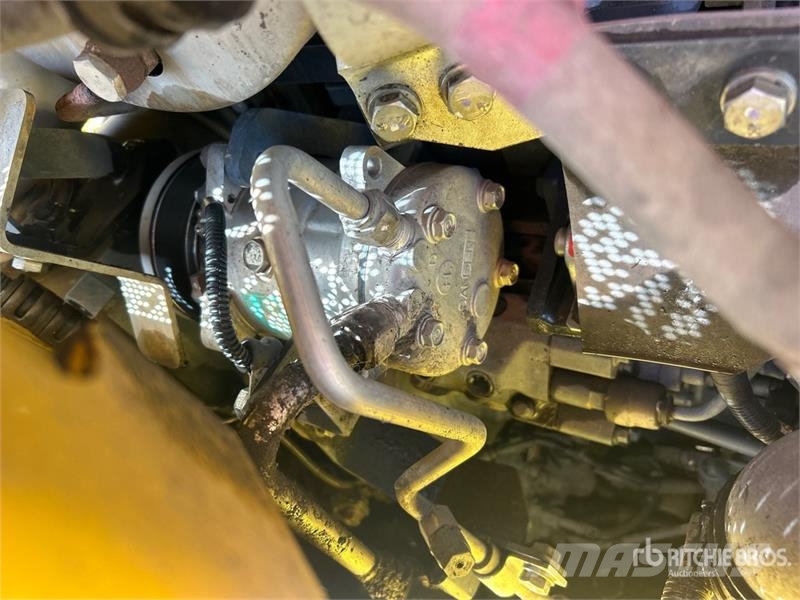 Komatsu D71PX-24 Crawler Dozer 履带式推土机