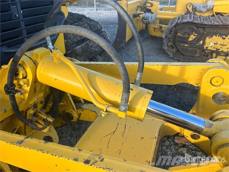 Komatsu D71PX-24 Crawler Dozer Buldooserid