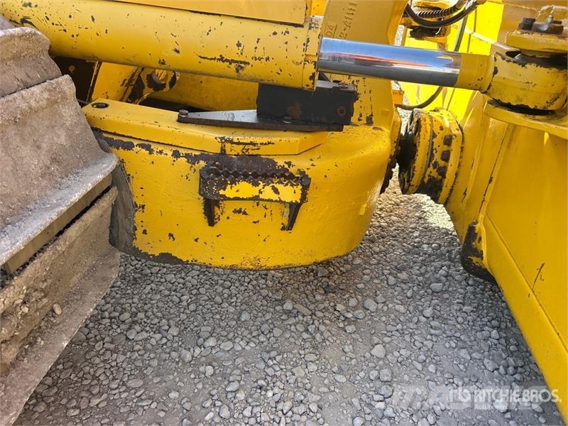 Komatsu D71PX-24 Crawler Dozer Гусеничные бульдозеры