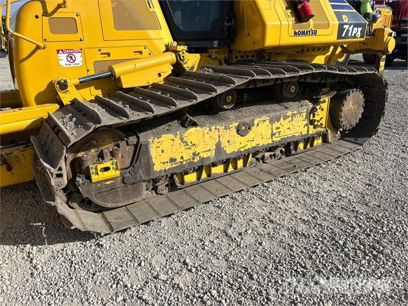 Komatsu D71PX-24 Crawler Dozer Гусеничные бульдозеры