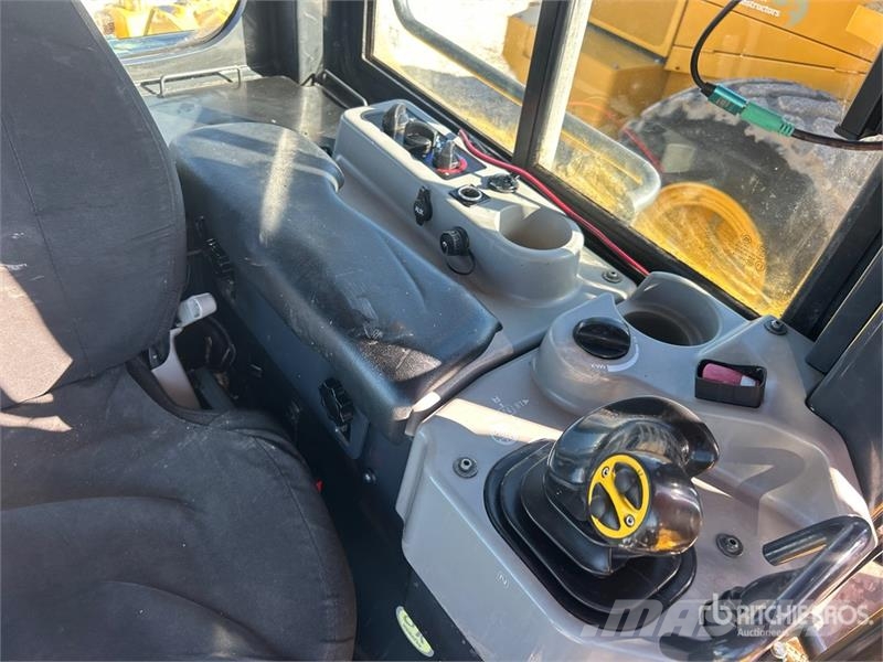 Komatsu D71PX-24 Crawler Dozer 履带式推土机