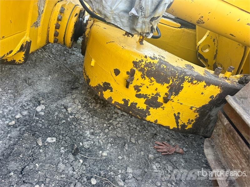 Komatsu D71PX-24 Crawler Dozer Buldooserid