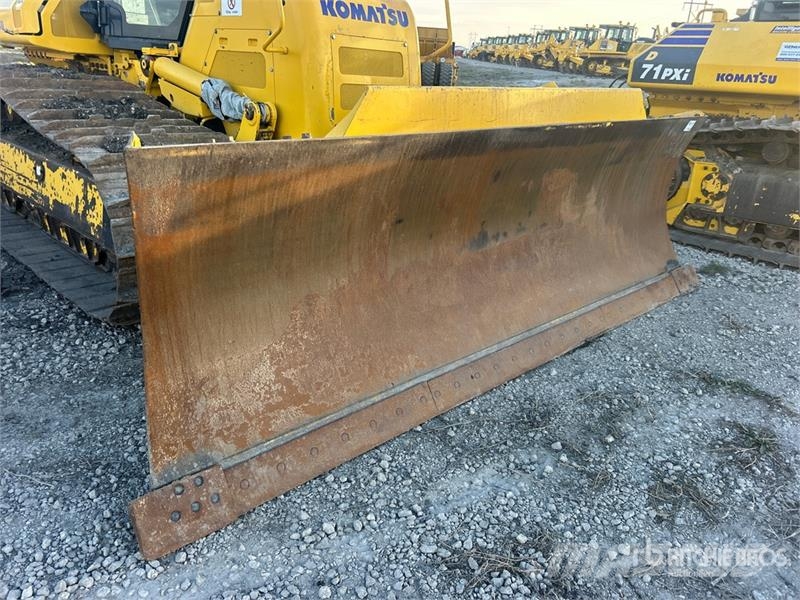 Komatsu D71PX-24 Crawler Dozer Buldooserid