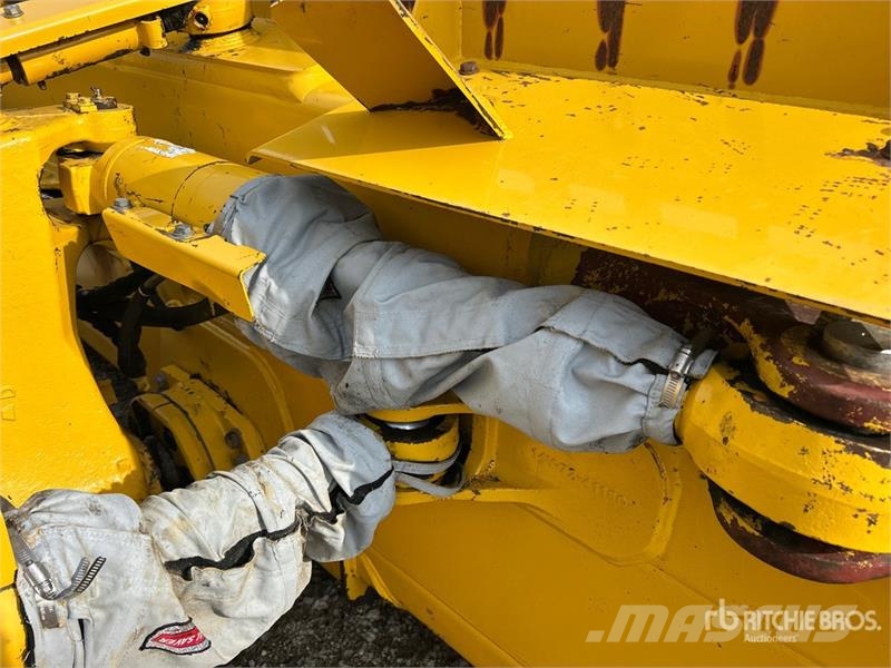 Komatsu D71PXI-24 Crawler Dozer Гусеничні бульдозери