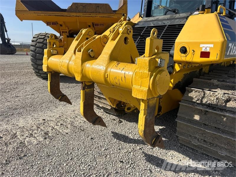 Komatsu D71PXI-24 Crawler Dozer Kāpurķēžu buldozeri