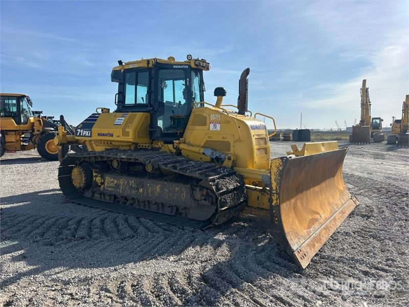 Komatsu D71PXI-24 Crawler Dozer Kāpurķēžu buldozeri