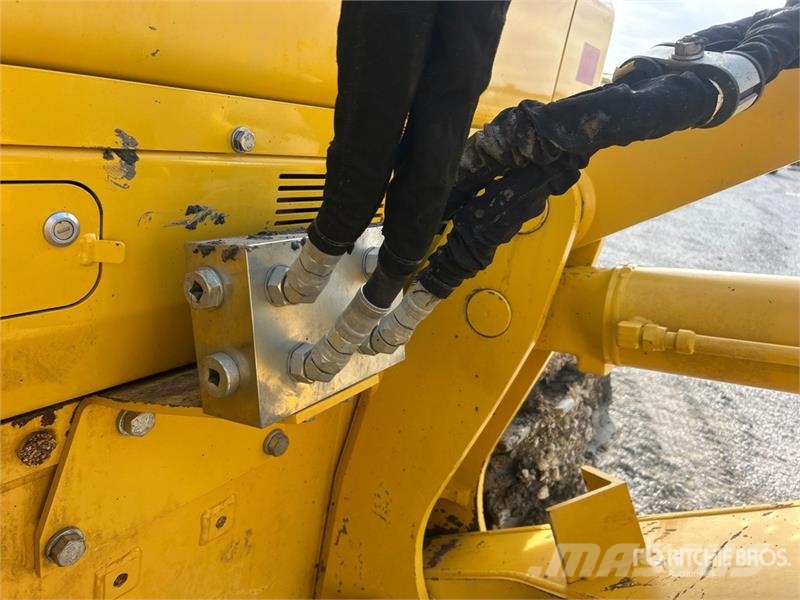 Komatsu D85PX-18 Crawler Dozer 크롤러 도저