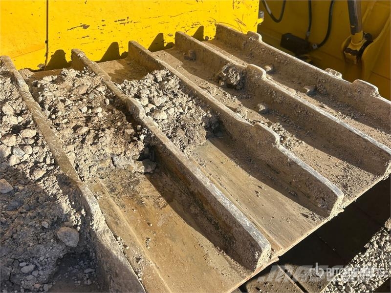 Komatsu D85PX-18 Crawler Dozer بلدوزرات مجنزرة