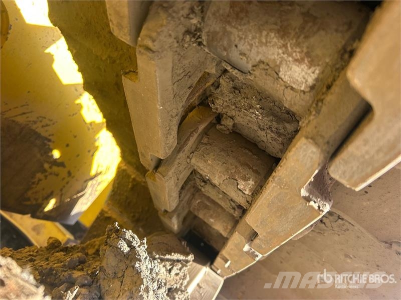 Komatsu D85PX-18 Crawler Dozer بلدوزرات مجنزرة