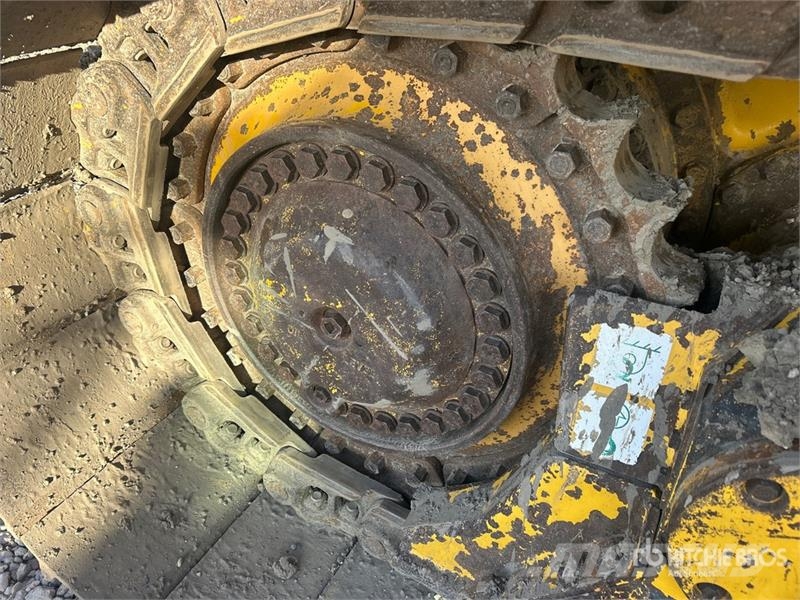 Komatsu D85PX-18 Crawler Dozer بلدوزرات مجنزرة