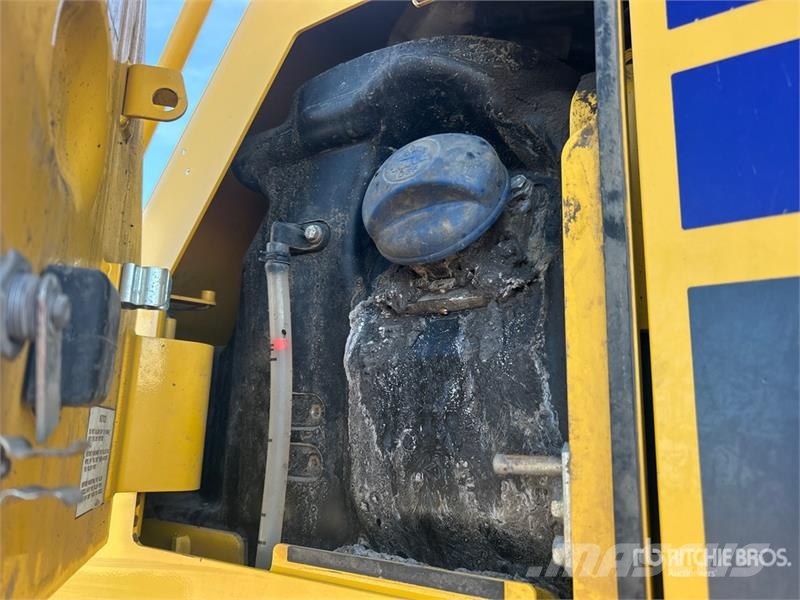Komatsu D85PX-18 Crawler Dozer بلدوزرات مجنزرة