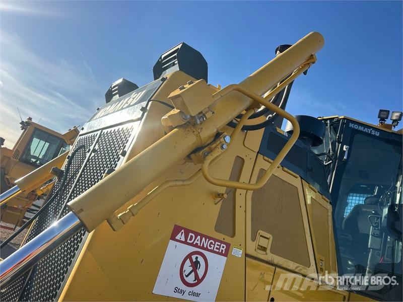 Komatsu D85PX-18 Crawler Dozer بلدوزرات مجنزرة