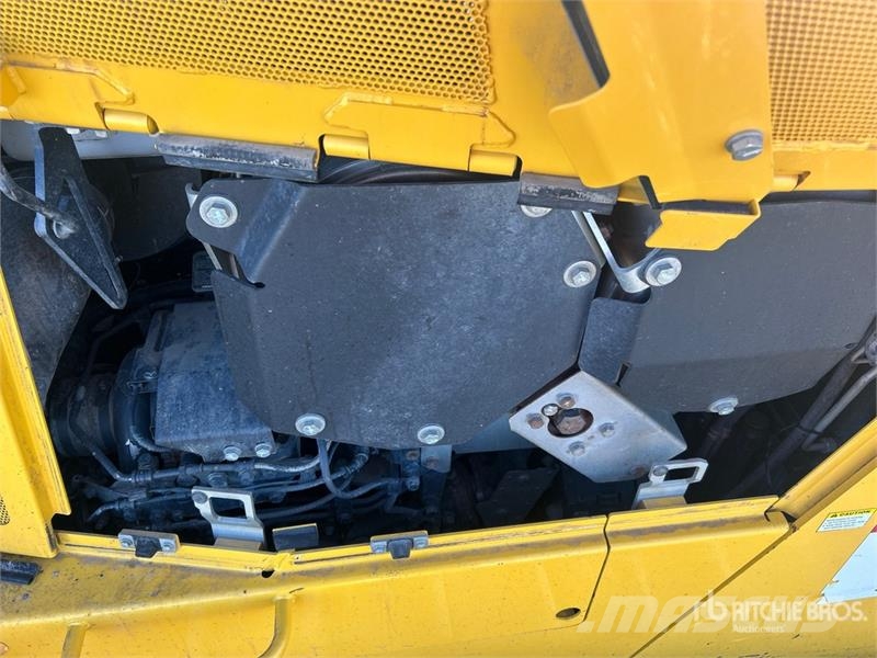 Komatsu D85PX-18 Crawler Dozer بلدوزرات مجنزرة