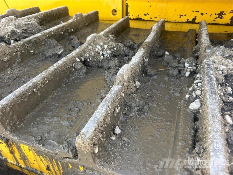 Komatsu D85PX-18 Crawler Dozer ブルドーザー